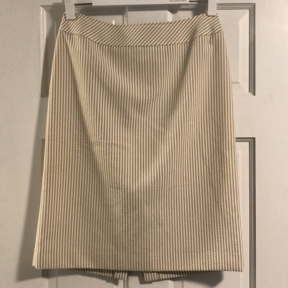 Tahari Tan & White Striped Pencil Skirt | Size 4